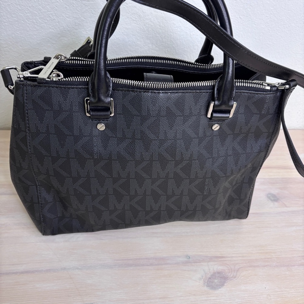 Michael Kors Sutton satchel - Picture 4 of 8